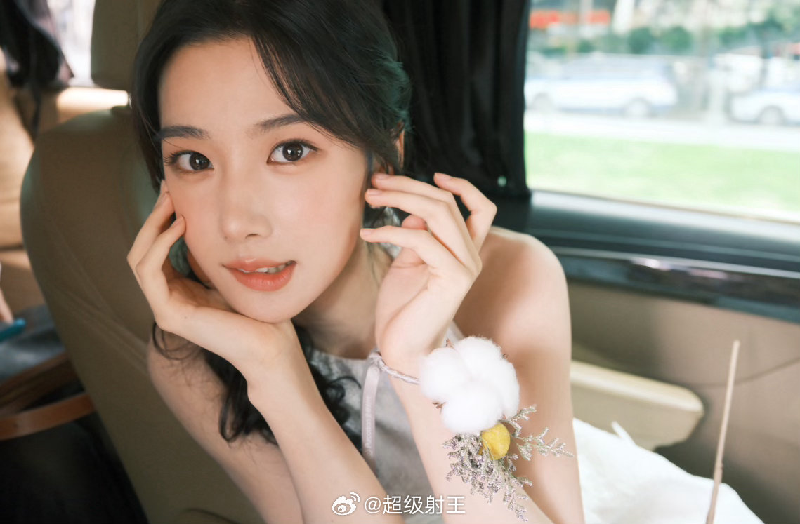 卢昱晓 
