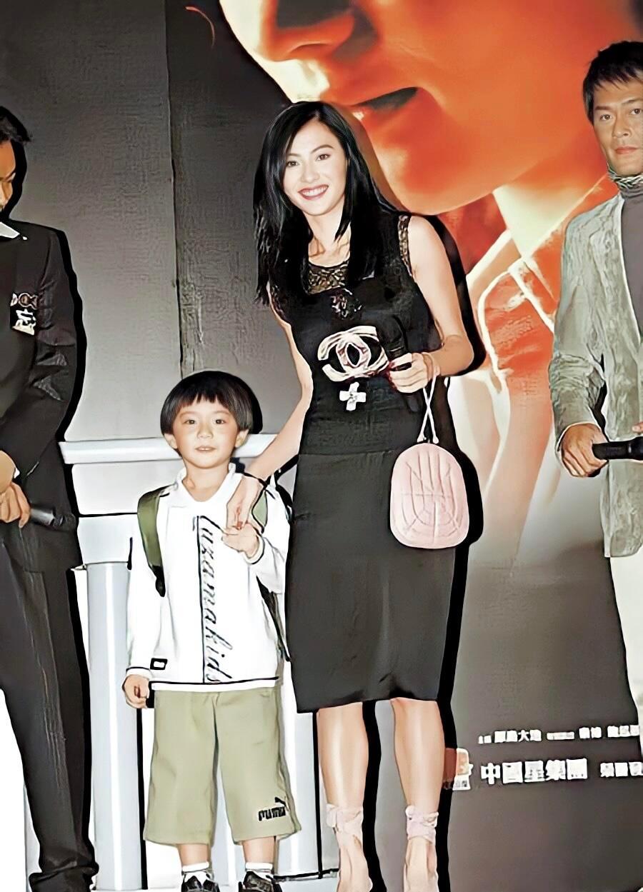千禧年的辣妹张柏芝穿搭 放在也不过时！ ​​​