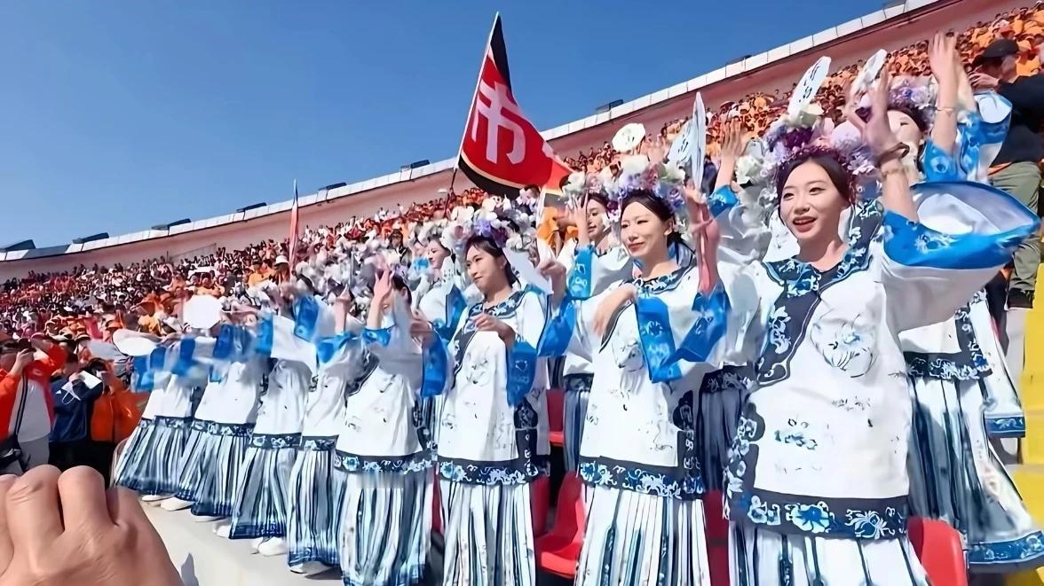 看到半月谈批评后，珠之窝道歉删视频！半月谈发评论员文章，批评济南选夏雨荷作城市文