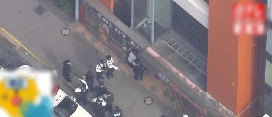 东京街头突发持刀伤人案！40多岁女子在繁华街区被陌生男子重伤，嫌犯戴黑帽口罩携凶