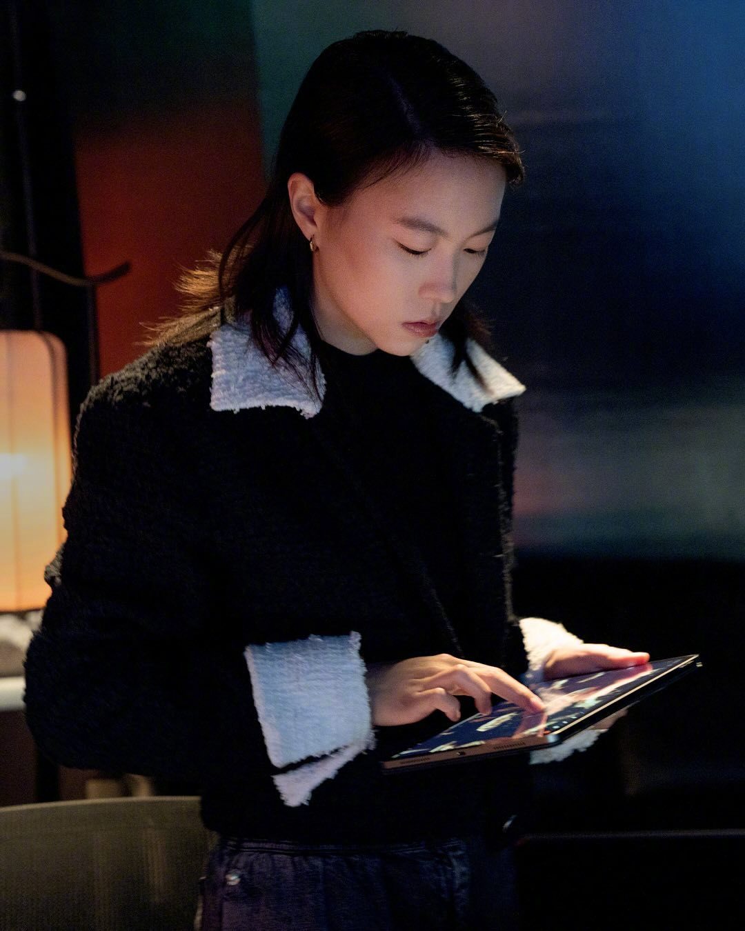 窦靖童香奈儿形象大使 ，CHANEL 香奈儿官宣窦靖童成为新晋品牌形象大使。这次