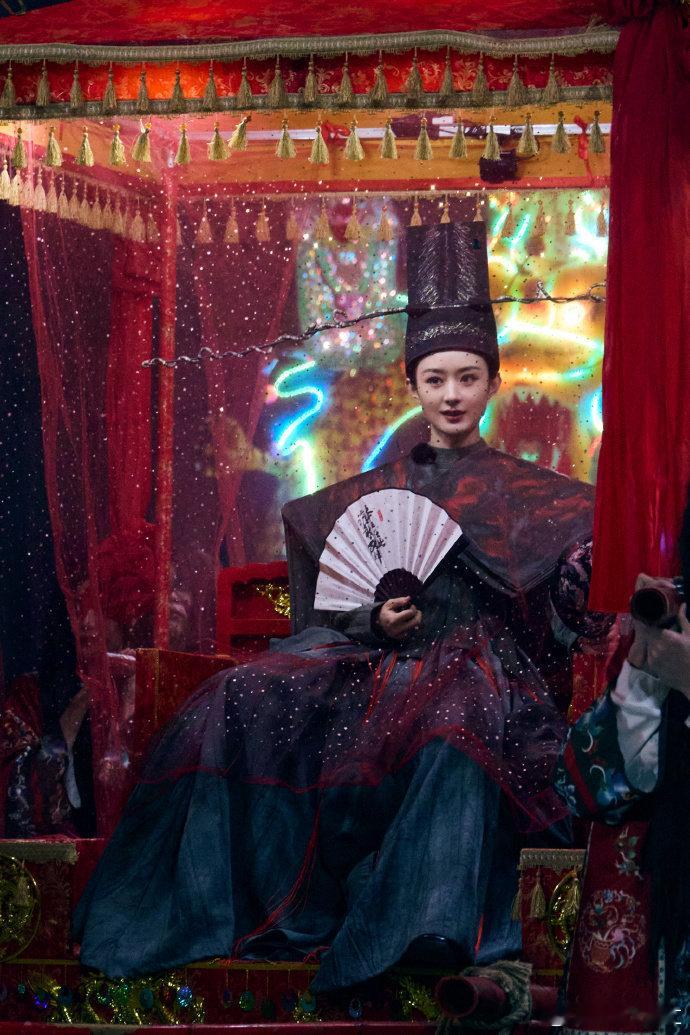 #赵丽颖黑衣新娘妆#赵丽颖鬼新娘妆造太帅了吧[爱慕]赵姐真的太百变了，这张脸硬控