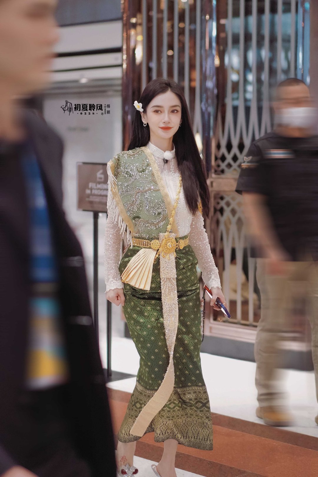 angelababy angelababy 在银河交汇之间，淹没原点，是非你突然