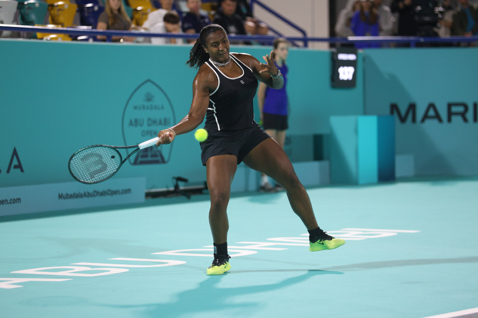 WTA500阿布扎比站第二轮美国德比，巴普蒂斯特以7-6(6) 0-6 6-3挑