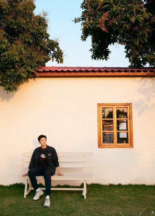 娱乐[超话]黄景瑜构图黄景瑜春日男友 黄景瑜你小子是懂构图的[喵喵] ​ ​​​