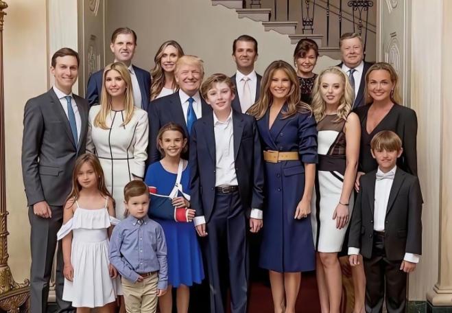 特朗普精明一辈子，偏在伊朗栽了大跟头！

这场他亲手点燃的中东战火，彻底把全家族