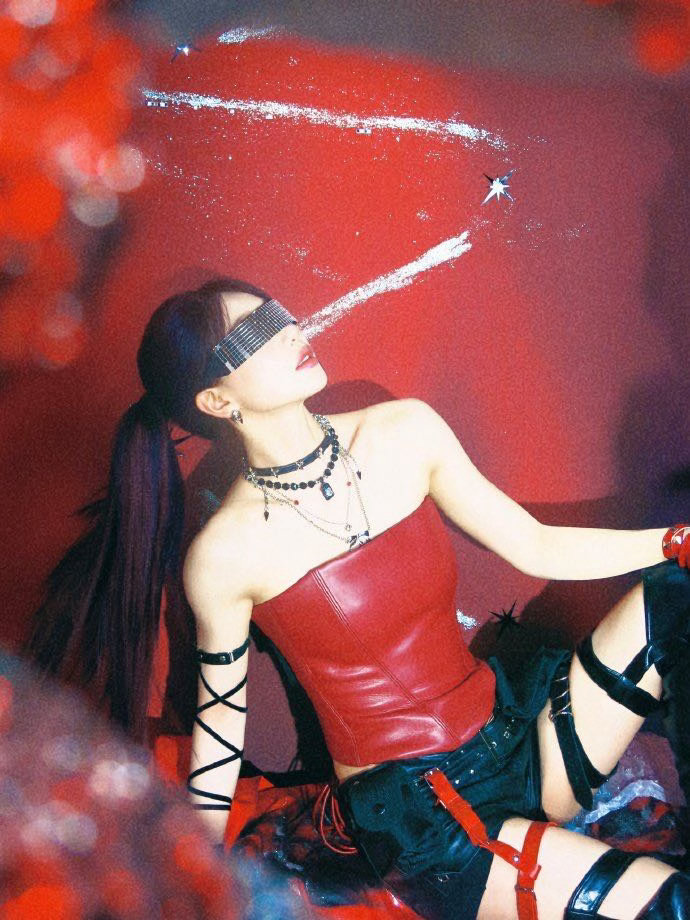 徐梦洁完全超级特工 从前是笑起来有梨涡的甜妹，现在是扎高马尾的冷艳御姐小彩虹的成