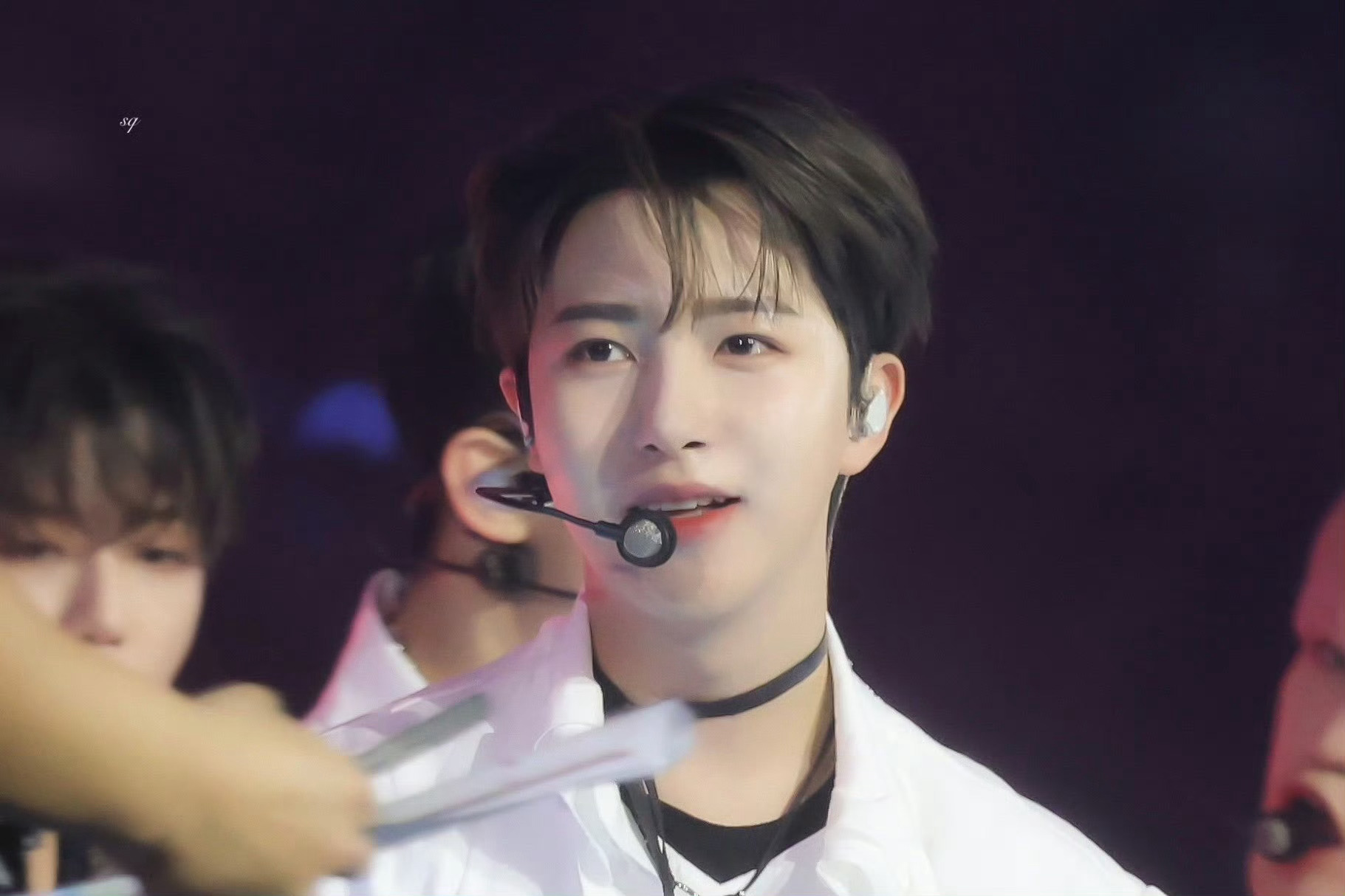 黄仁俊[超话]  hrj  黄仁俊  ✨清纯 