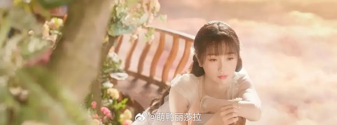 《逐玉》热度超过了《苍兰诀》来到了第四的位置，目前《逐玉》豆瓣还没有开分，而《苍