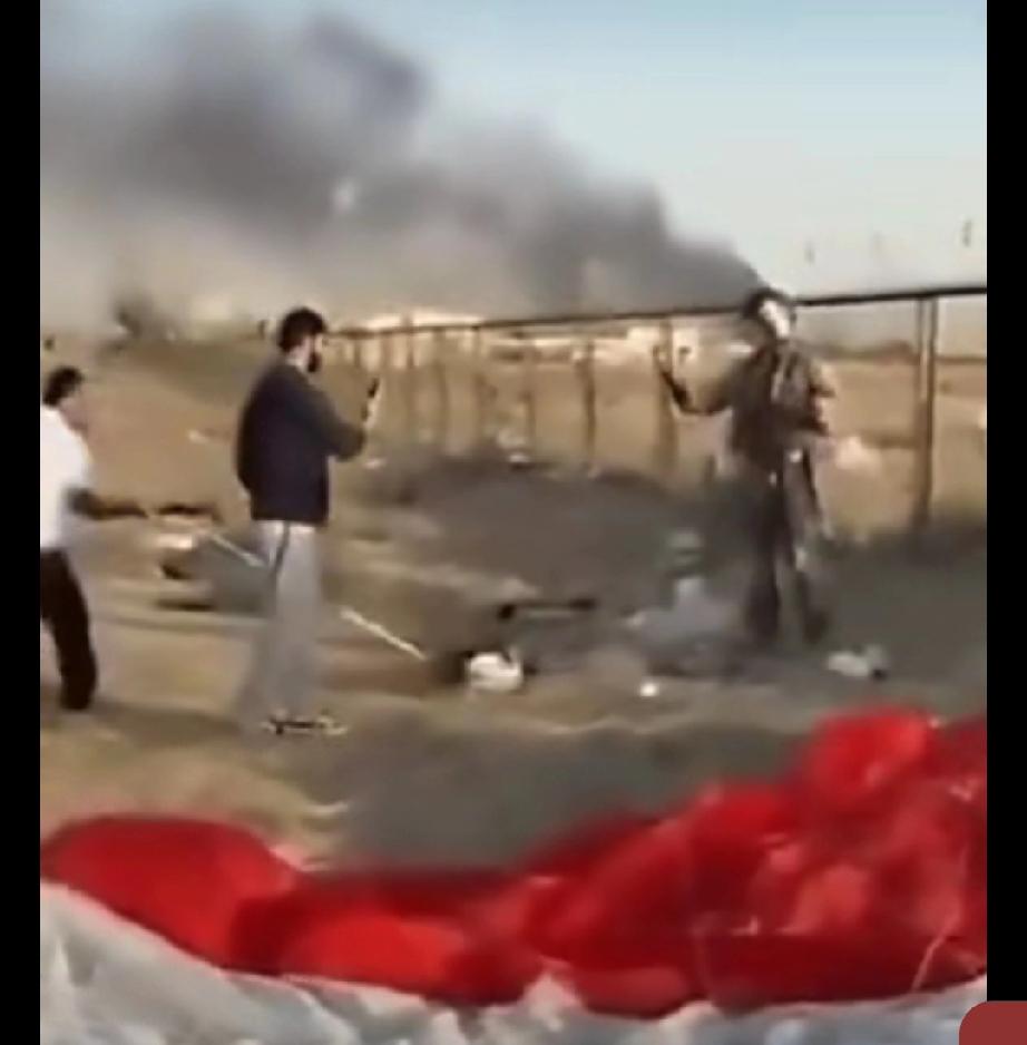 被美说成“友军”击落的战斗机，飞行员逃生被科威特民众捉拿，于是有了狼狈一幕。到底