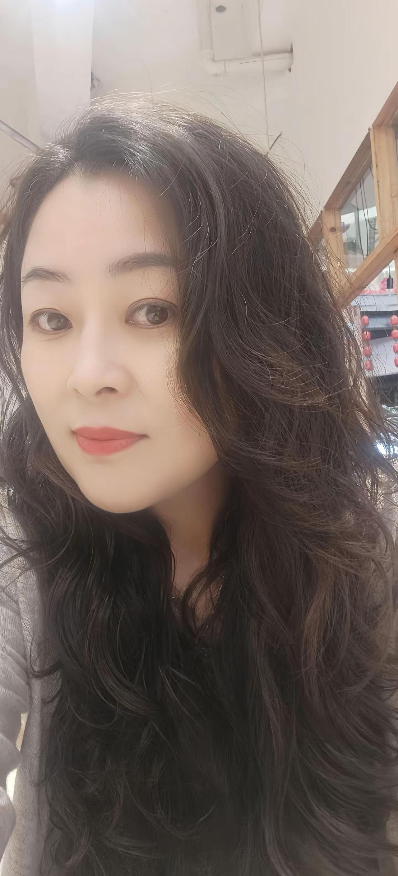 一头卷发的快乐