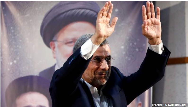 外媒称伊朗前总统遇袭身亡 但助手澄清：他还活着 与袭击地点仅距百米
据土耳其阿纳