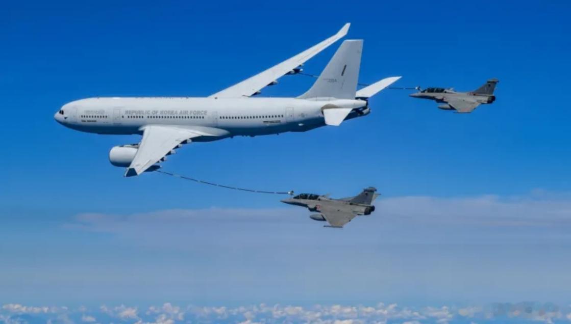 法国加油机给韩国F-35加油，韩机给阵风加油，这互加操作真少见2026年9月22