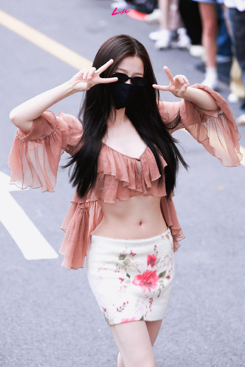 擦边低俗，转移民生问题。鱼丕杰进去了，在九江关着。