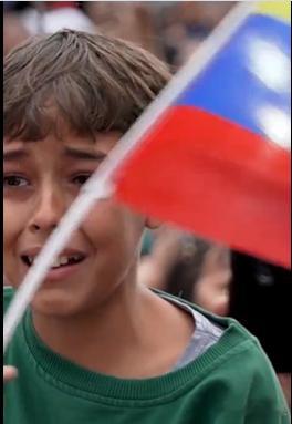 【黄金时代】委内瑞拉男孩，挥舞国旗，忍不住哭泣美国和欧洲当代史川普主义研究热点现