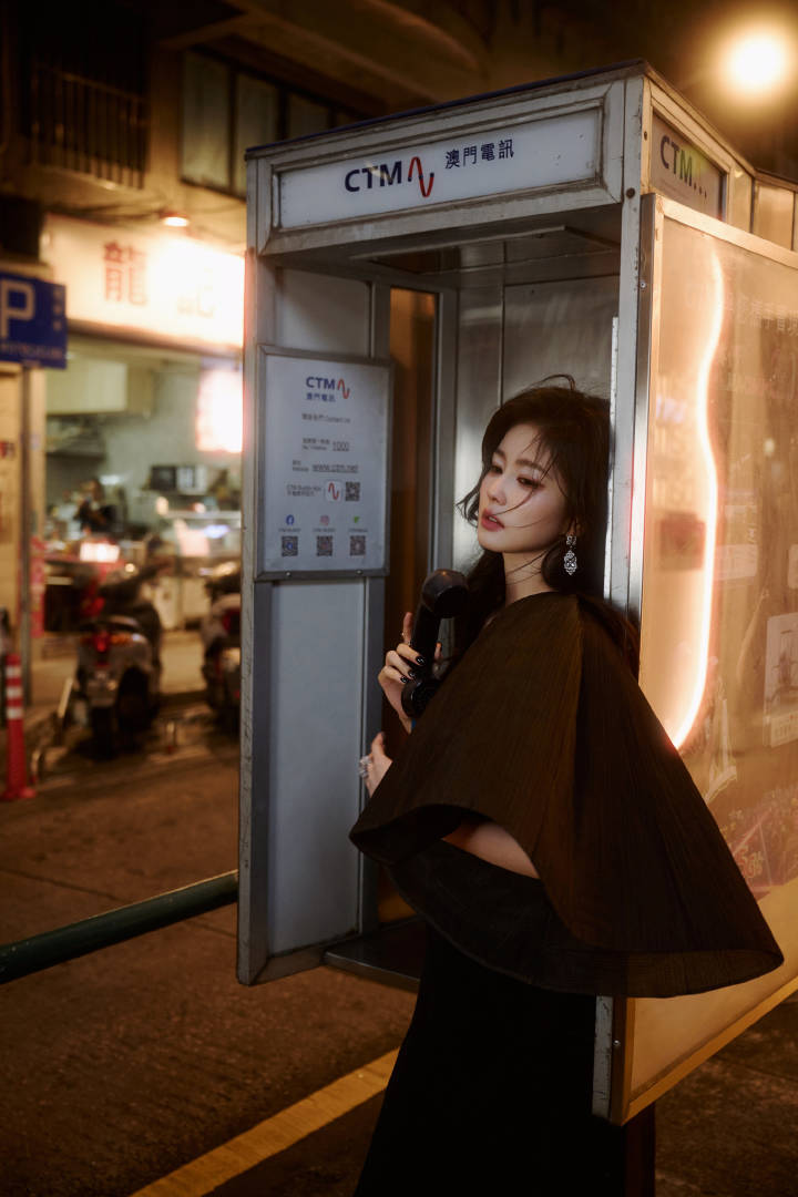 白鹿在逃黑天鹅白鹿这是哪里来的黑天鹅宝宝今天美成啥了啊啊啊妈妈我不行了🤓今年三