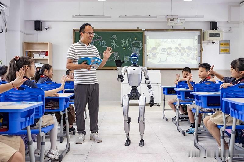 OpenAI 首次举手求审查，奥特曼在下什么棋

你手机里那个天天用的 AI 聊