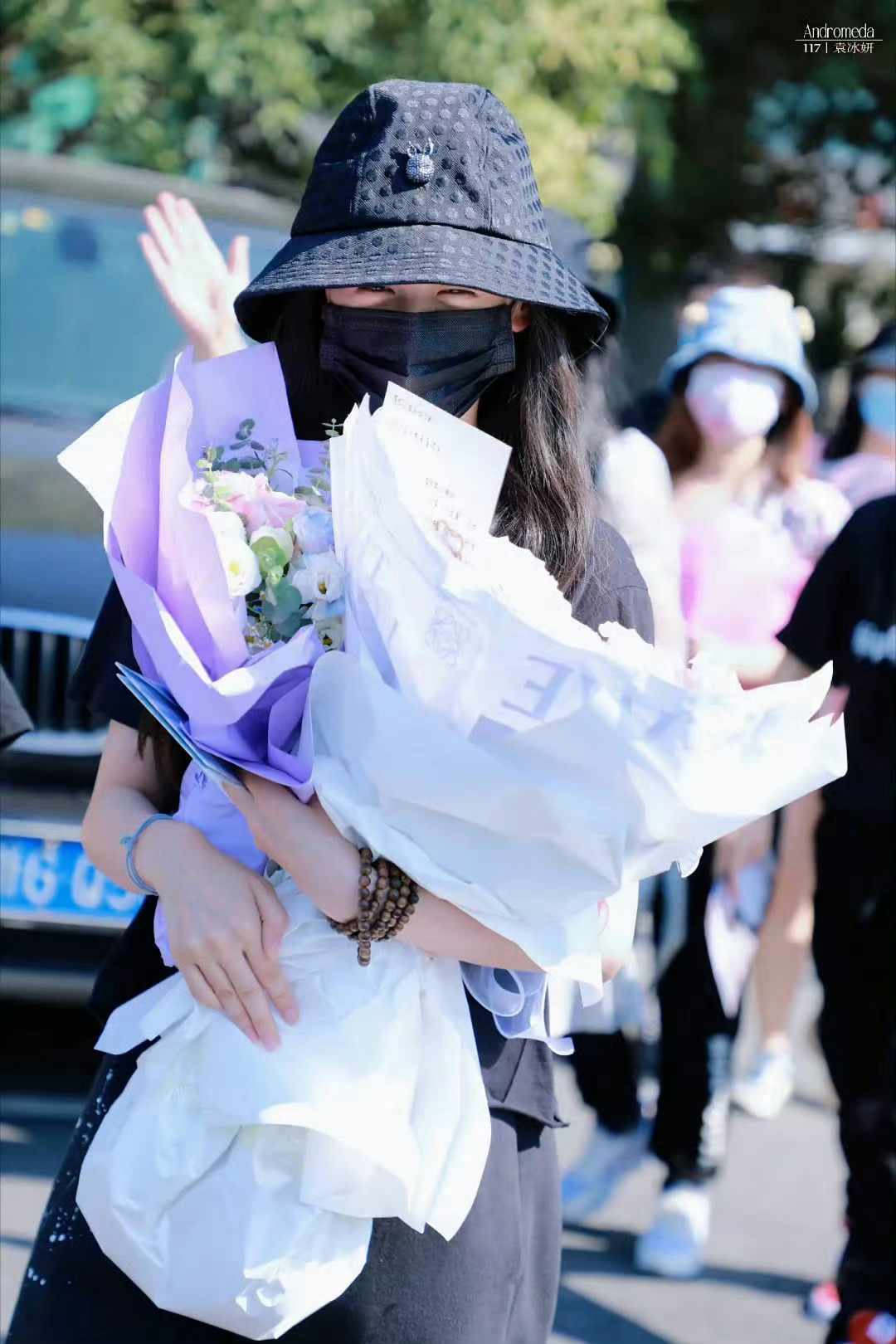 袁冰妍我们一直都在yby袁冰妍平安喜乐姐姐请多笑笑！你笑起来真好看！