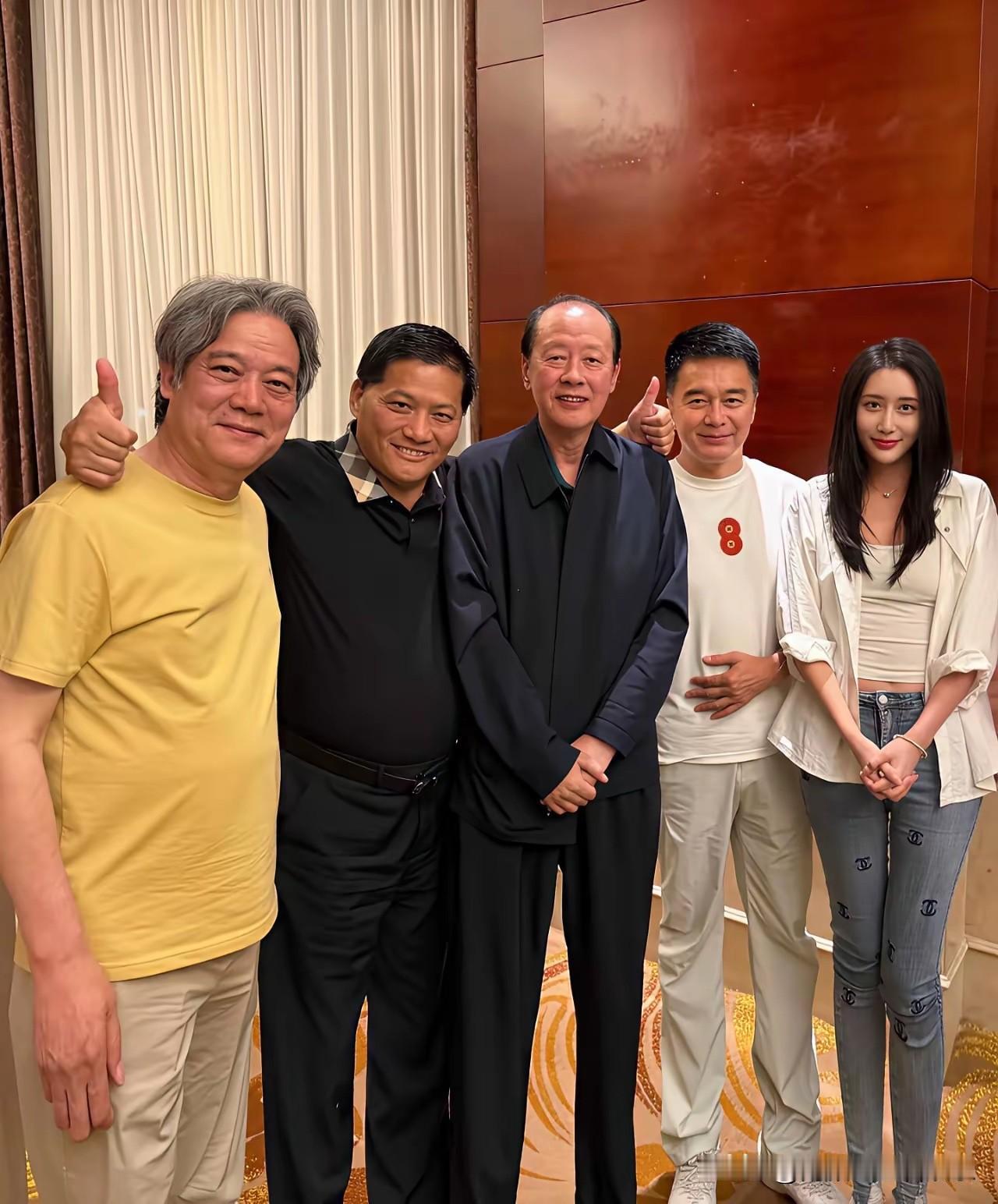 草率了，这几个家伙都是一起的！