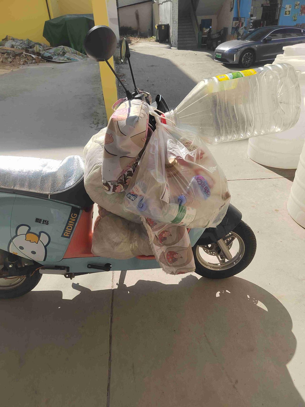 我的今日状态：💰期待暴富
我这里的天气：☀️晴天
经济下行，大家都节捡到什么程