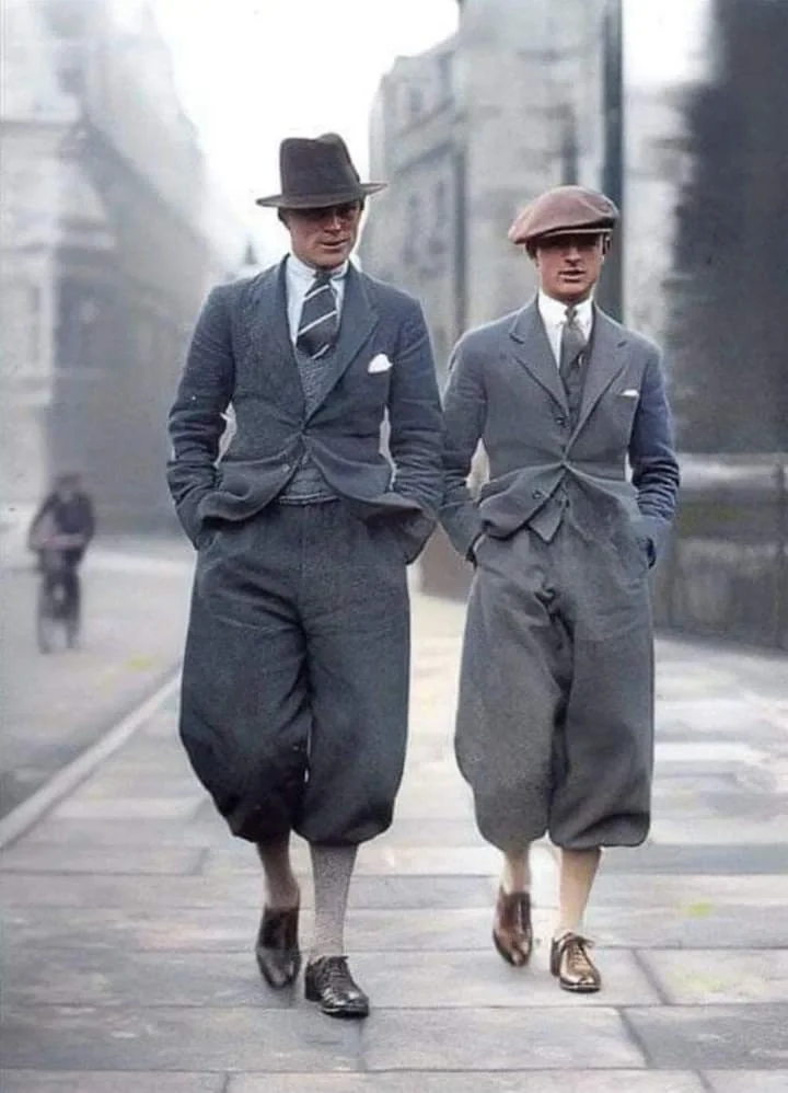 1926，英国剑桥，当时流行的男装（后期上色） ​​​
	
