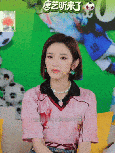 唐艺昕好会找镜头唐艺昕镜头感 谁懂啊！唐艺昕的镜头感真的绝了，一整个精准锁定镜头
