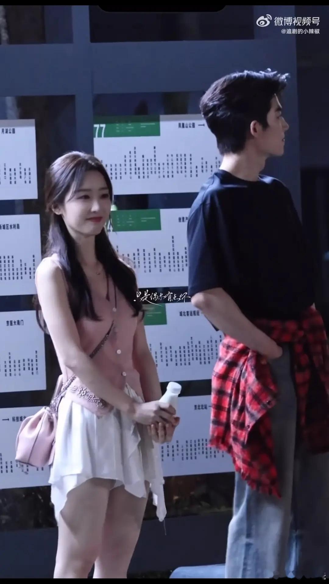 哇，终于不像是年代文了！恩熙又白又嫩又萌又美 