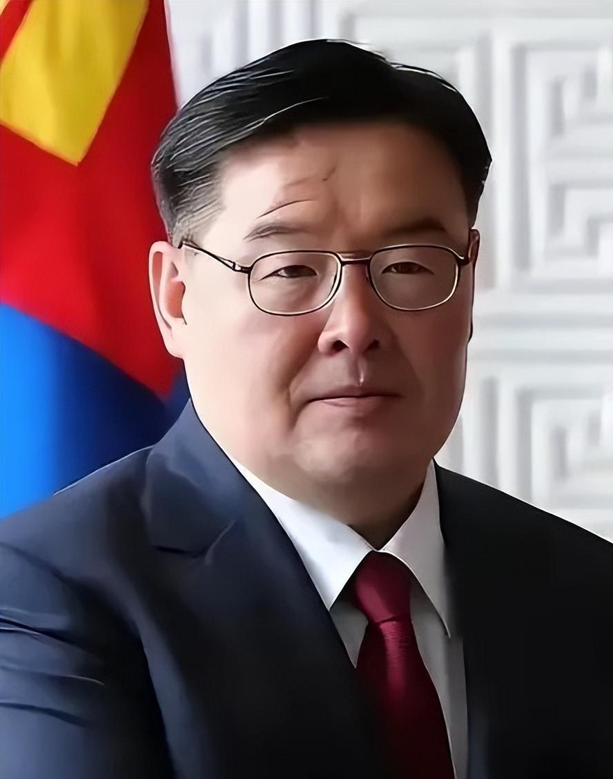 不能等，蒙古国总理赞丹沙塔尔辞职了，说白了就是蒙古国亲华派和亲西方派的斗争开始公