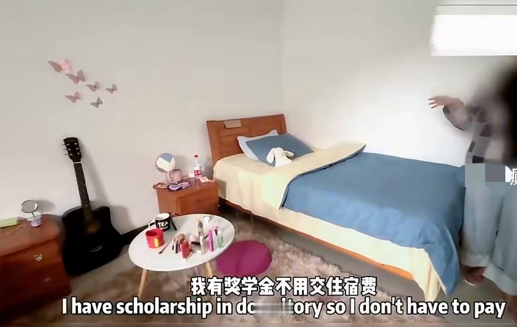 印度留学生住免费的豪华公寓，享受免费的教育，而我们自己的学生却只能自费挤在8人间