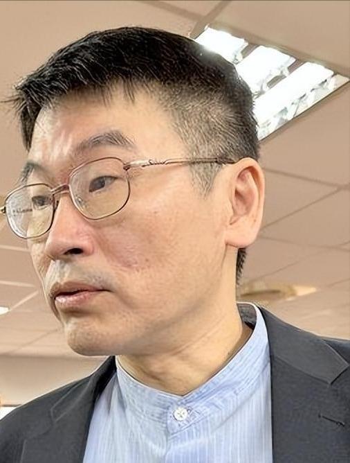 台湾陆委会发言人梁文杰曾讥笑：“大陆说统一后要帮台湾建环台高铁和高速公路，其实我