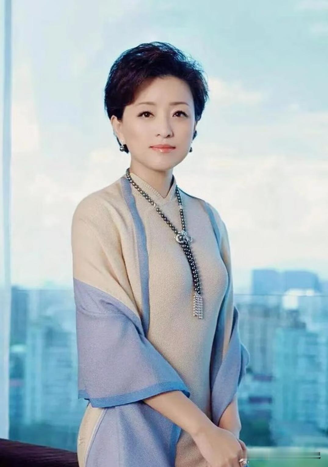 女人打断骨头也要死守的10条忠告。：

第一条，手里得有自己的钱。

不用多，但