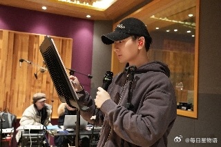 跟蔡程昱一起过生日蔡程昱周六见 排练照都来了，舞台还会远吗？！一整个期待住！👉