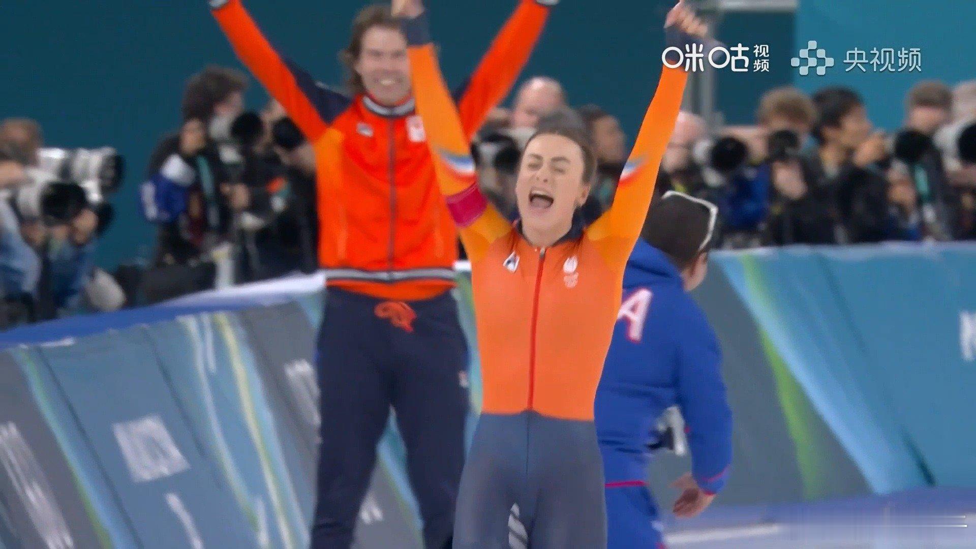 科克速滑女子500米夺金建议下次马上改，一个国家只能两个名额参赛，参考乒乓球 