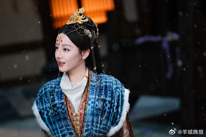 【#贺思慕的五感体验卡#】#迪丽热巴贺思慕# 谁还没被迪丽热巴的贺思慕惊艳到！迪