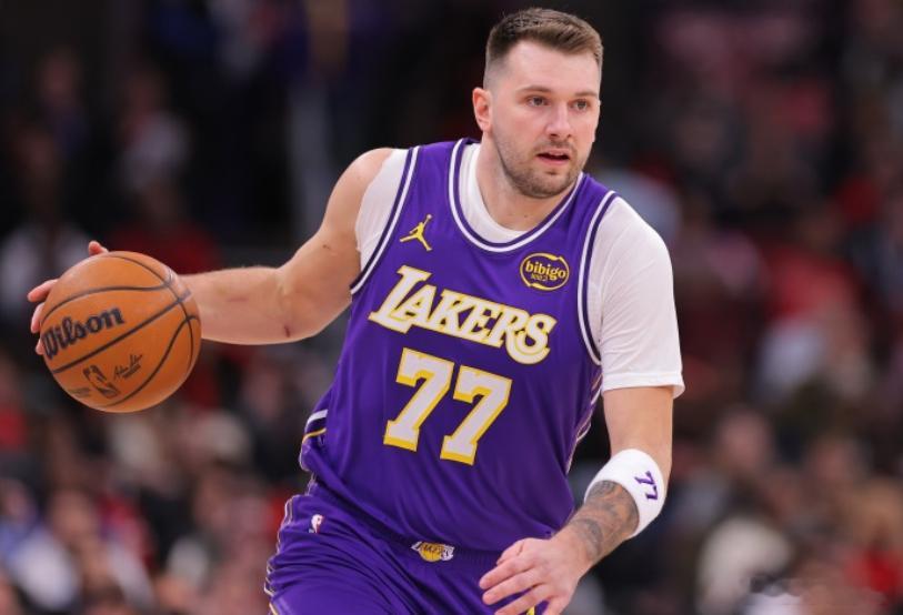 据ESPN记者Dave McMenamin报道，卢卡·东契奇对湖人在交易截止日采