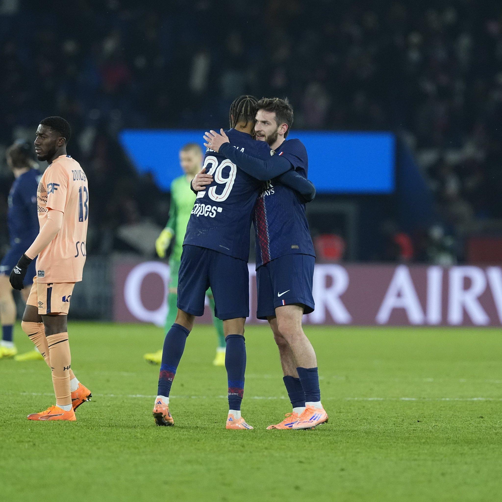 巴黎3-0勒阿弗尔：攻防体系化压制下的榜首巩固战北京时间2025年11月23日，