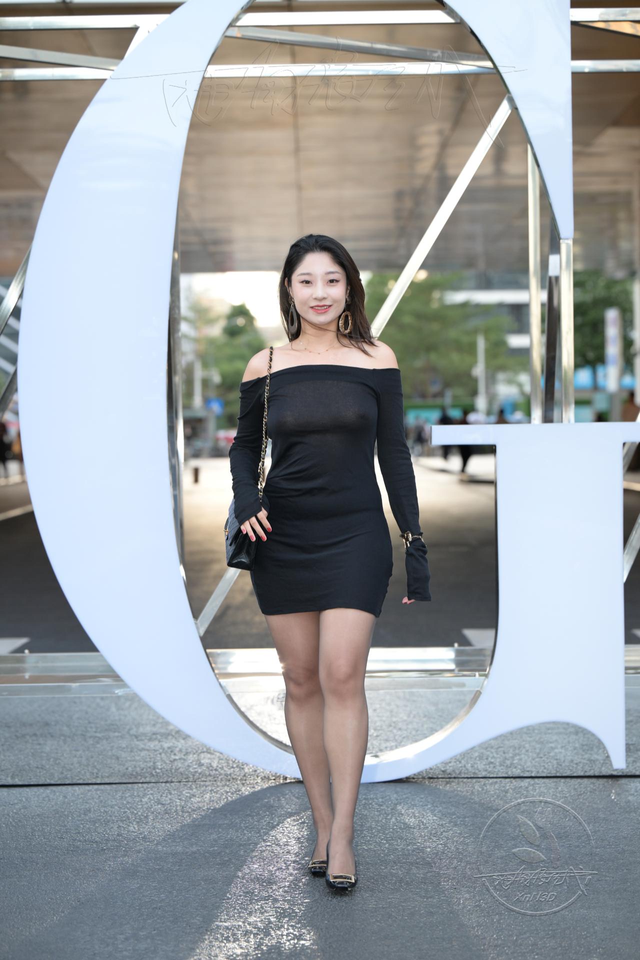 黑裙美女