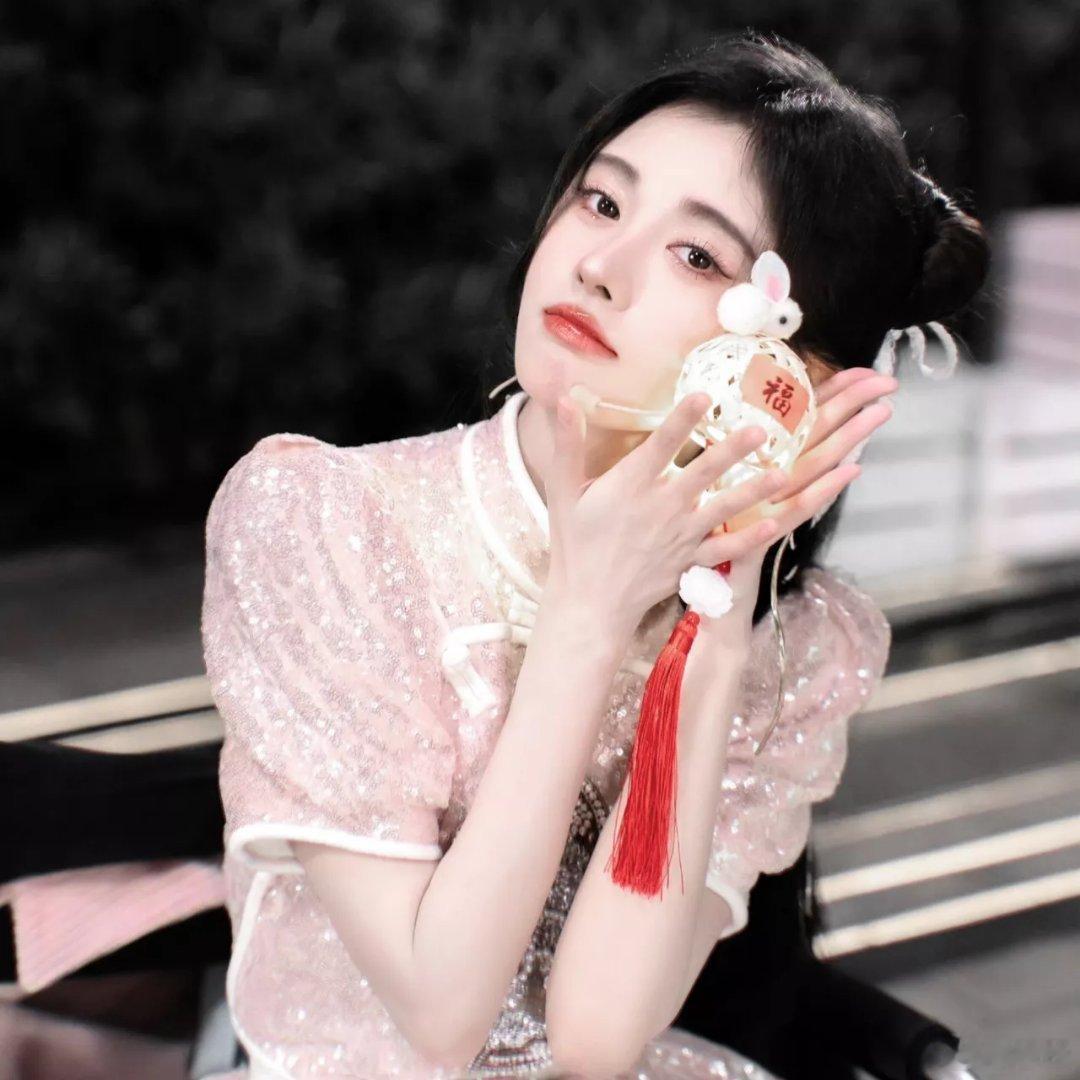 鞠婧祎[超话] 🍊鞠婧祎来战 🍊鞠婧祎阿黛 你像一阵无形的风 我知道我握不住