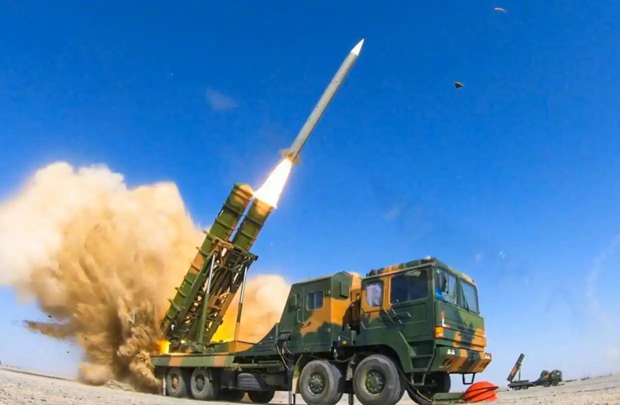 海湾合作委员会的王爷们一边贼喊捉贼，一边纳闷这美国的防空武器咋不灵了，该上哪去买