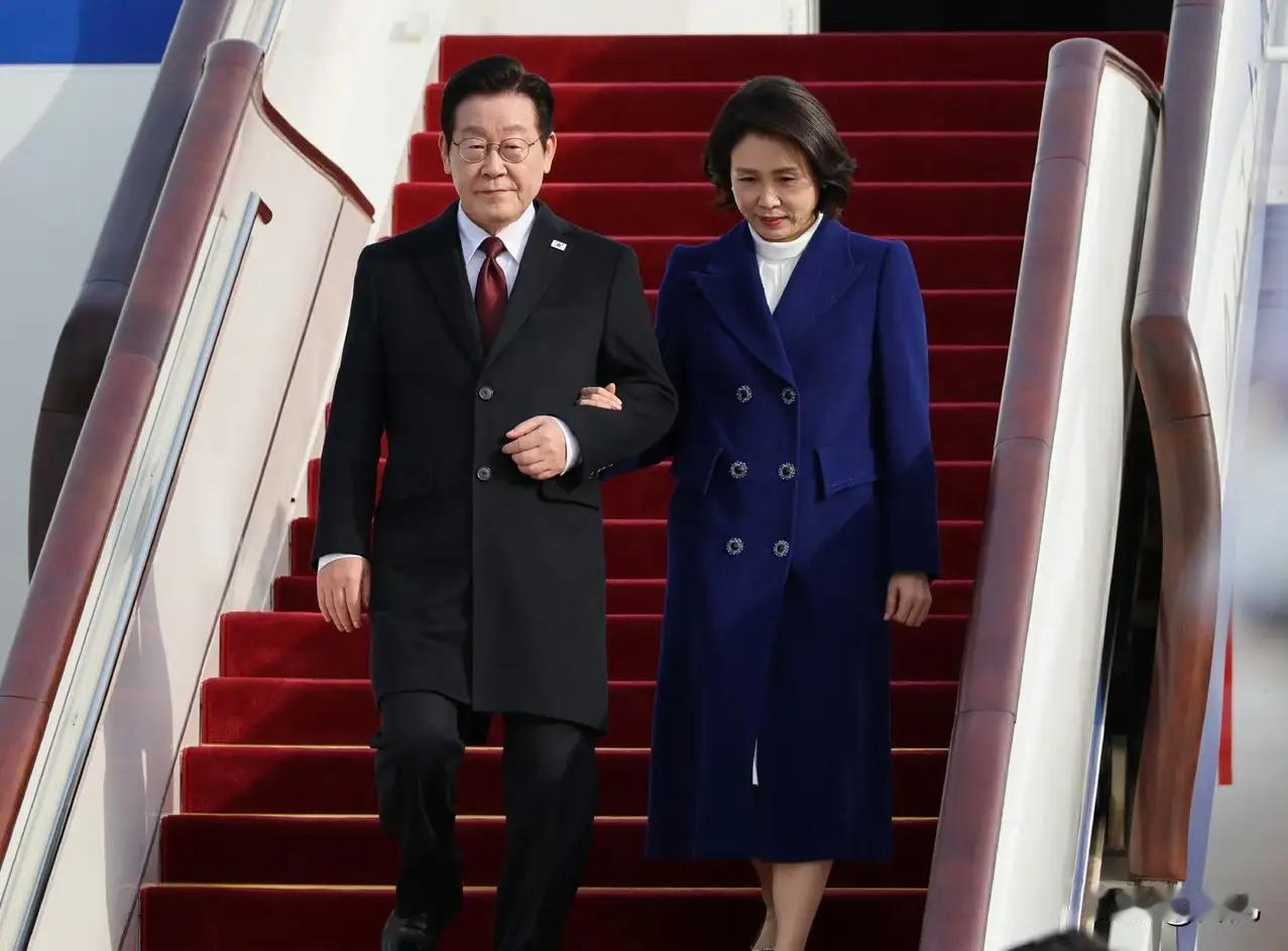 李在明的台海政策对中韩关系产生了极为显著的积极影响。他明确表态驻韩美军不应介入台