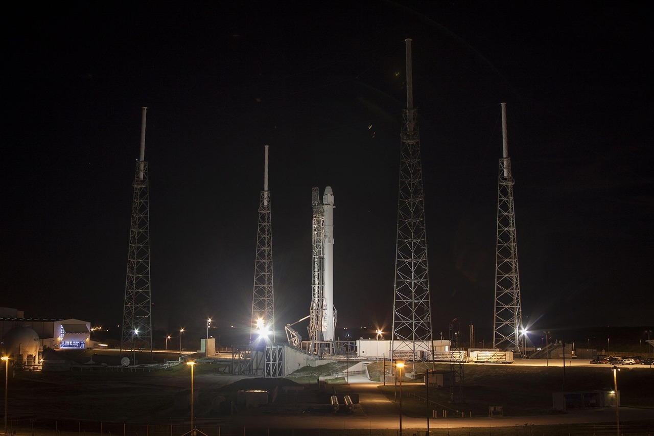 上市4天，SpaceX股价累计涨超60%，市值冲破3万亿美元直接超越微软。自由流