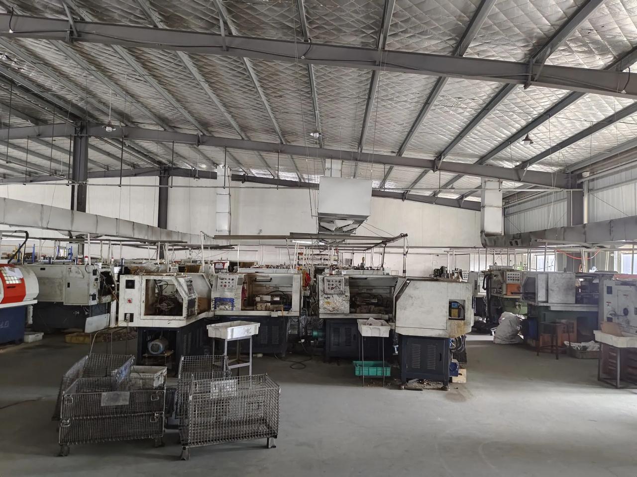 又一家小工厂老板的无奈。就在刚刚，一家合作的工厂老板给我打电话，问我手上有没有什