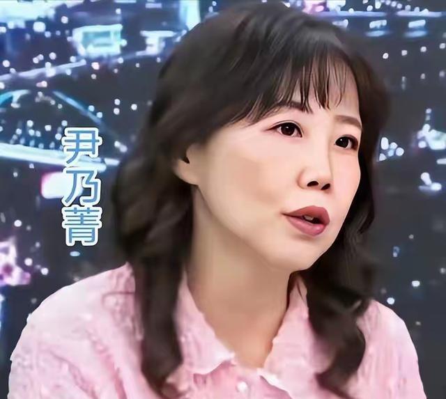 大家注意没？尹乃菁随郑丽文参访大陆回台后，政治立场正悄然发生变化。

不久前，台