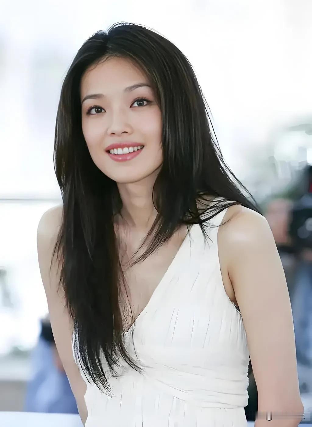 舒淇说，我不是一个对感情专一的人，因为我从来不相信，会有一个男生对我一生一世。一