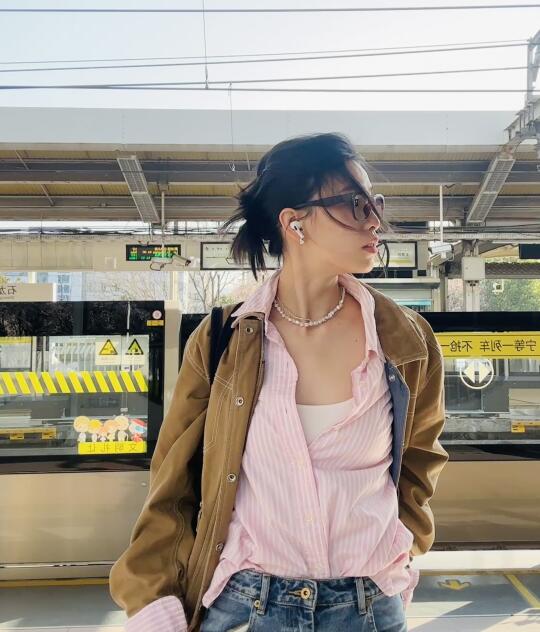 一个开始散发荷尔蒙变得火热季节