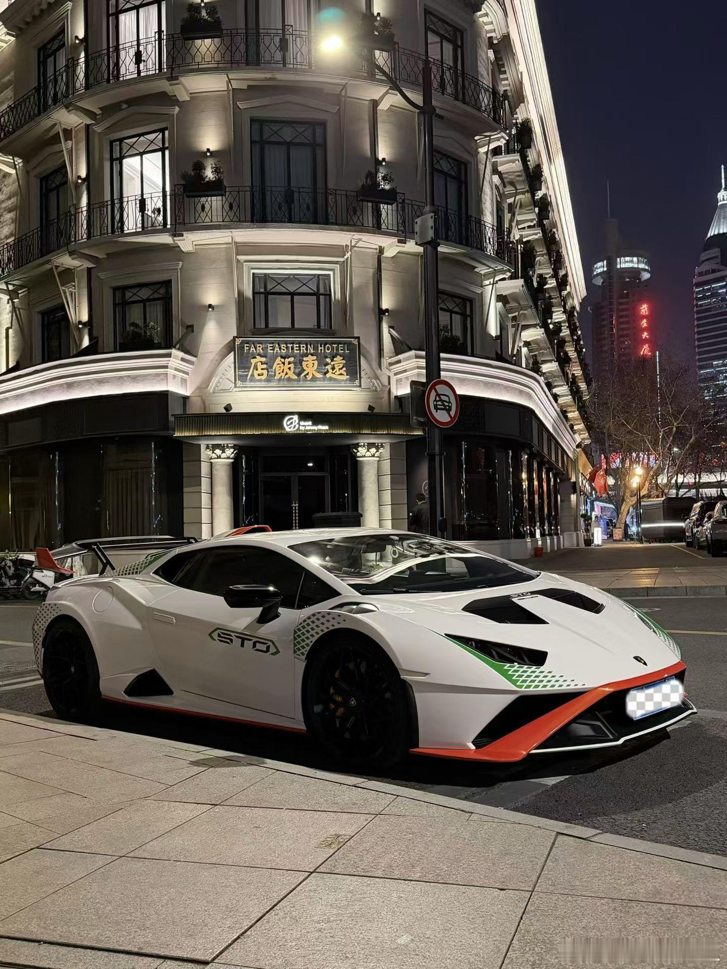 兰博基尼 STO选配赛道拉花·赛椅·碳纤维组件等 