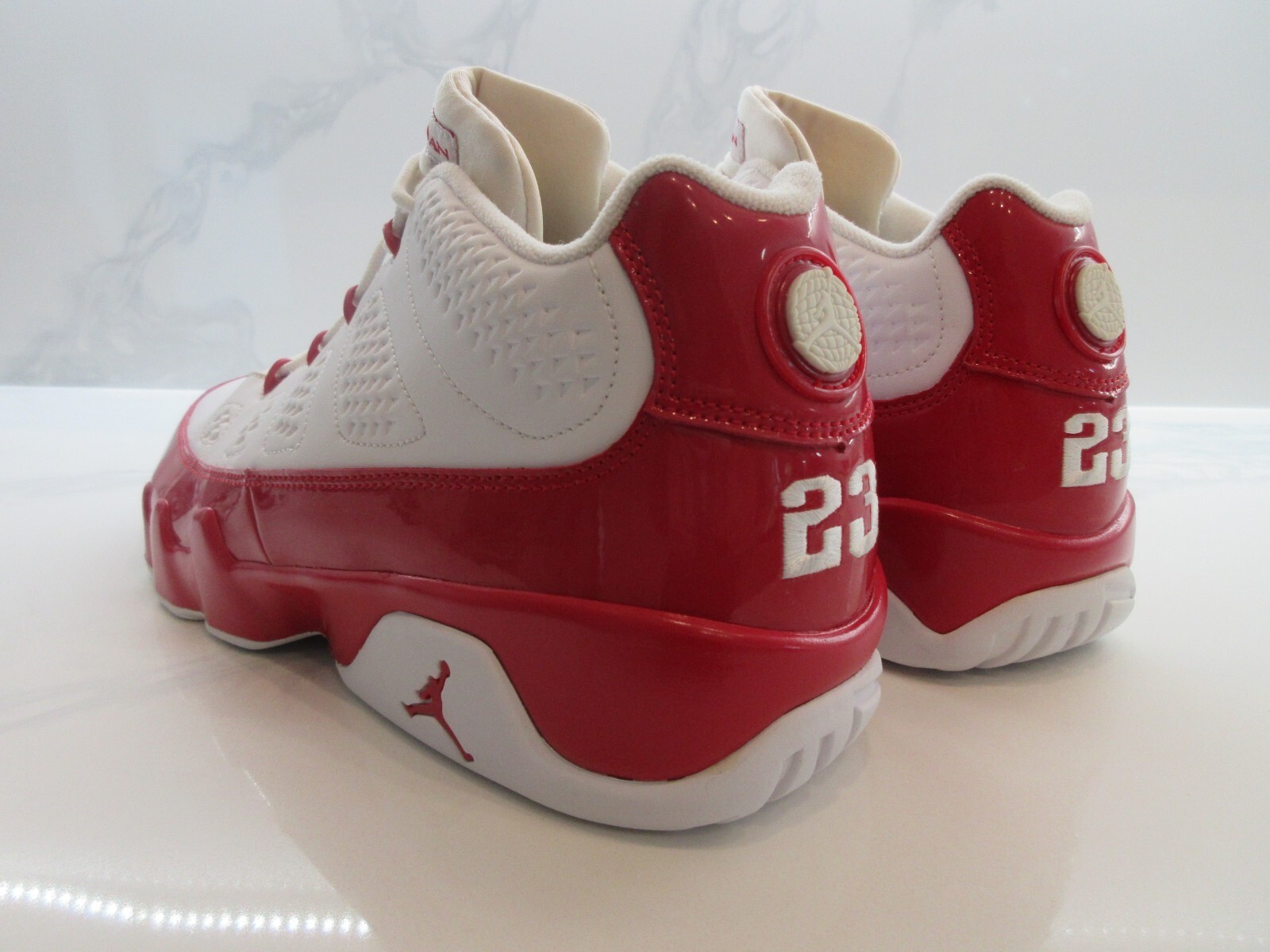 Air Jordan 9 “Gym Red”  2019年发售的配色 2027年
