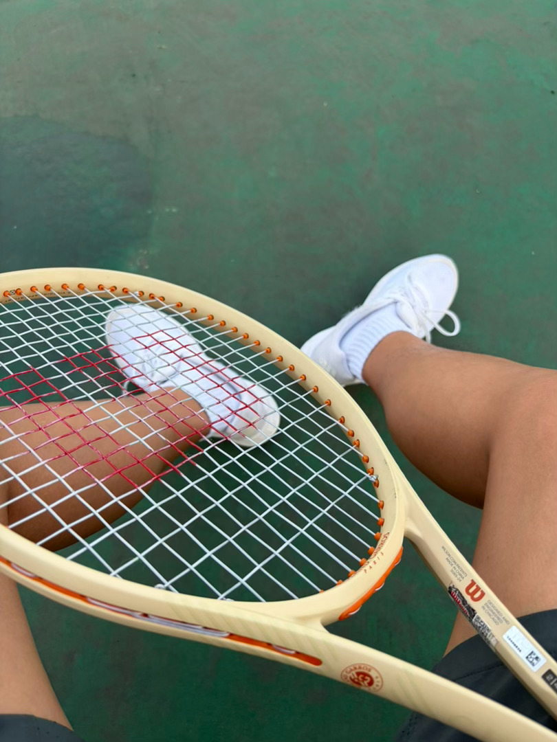 🎾整个夏天越晒越黑努力从1.0 到1.5迈进ing最近在看拍子 ～ 大家都在哪