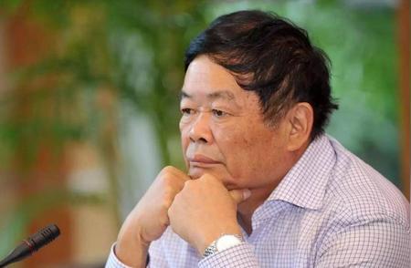 1984年，曹德旺去庙里求了个签，一个道士看了看签文，说这是个不好的签，干什么都