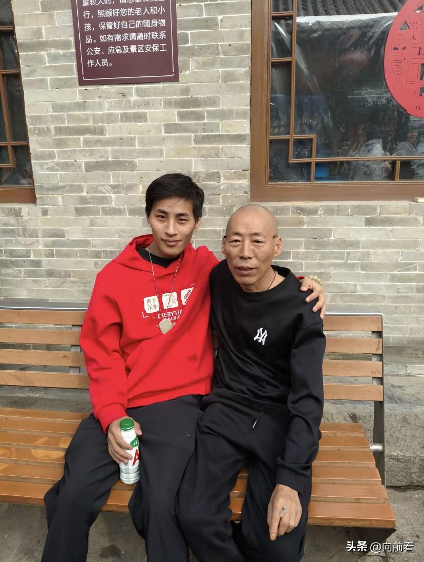 没房没工作不会中文，他该留在中国吗？同样寻亲成功，张云鹏找到家却像没有家，曾有人